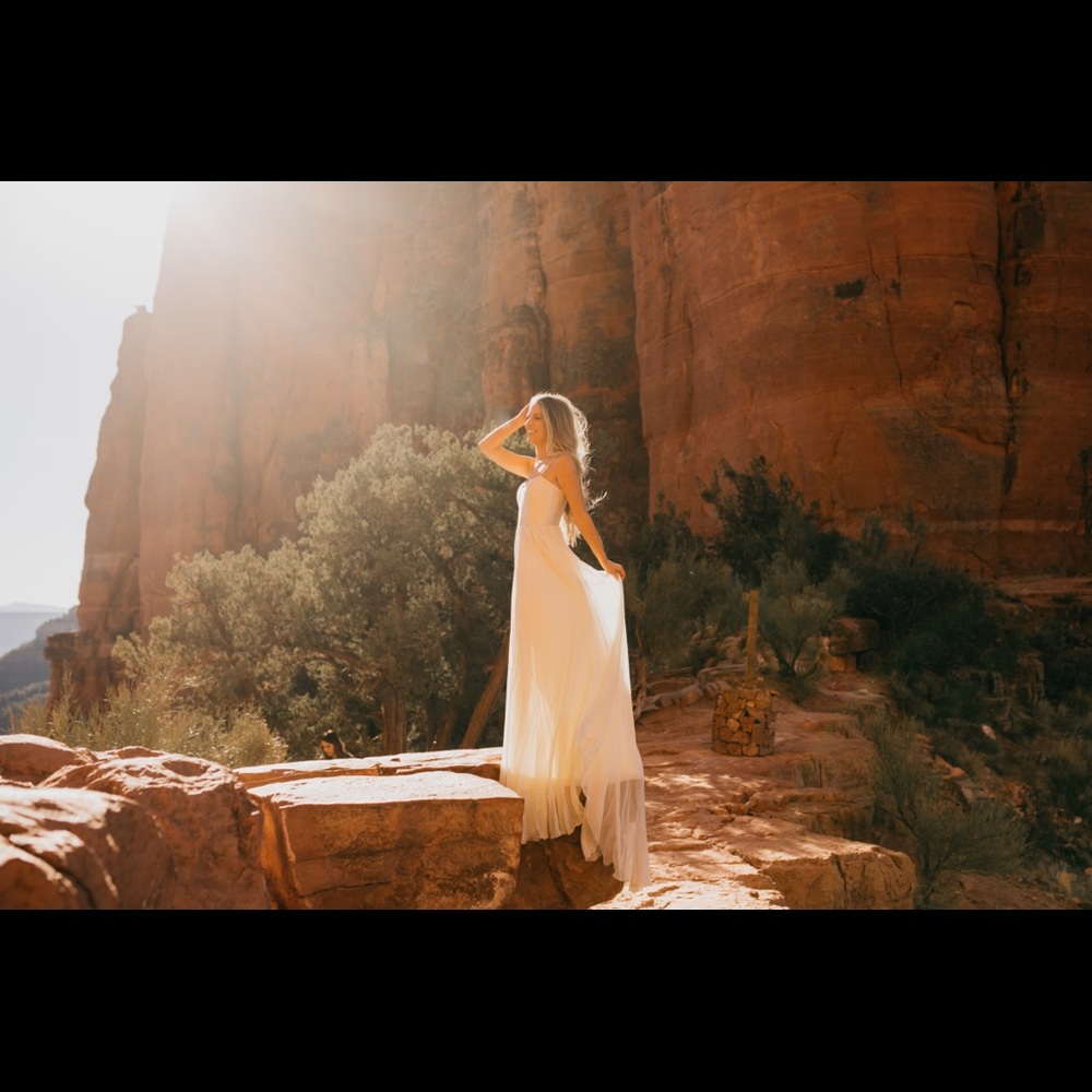 Leanne Marshall McKenna Wedding Dress - Picture 12 of 13
